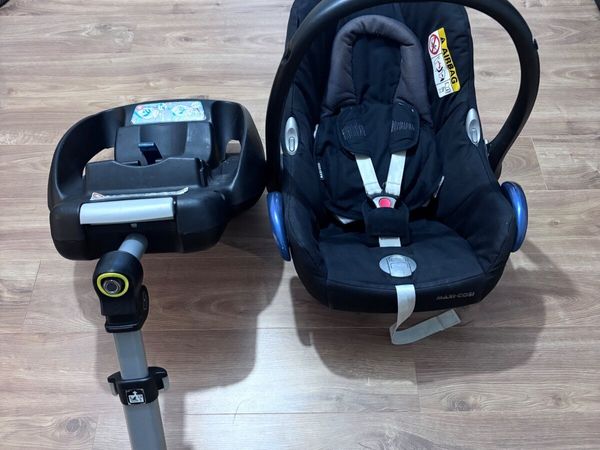 Maxi cosi cabriofix infant car seat & isofix base - Main image