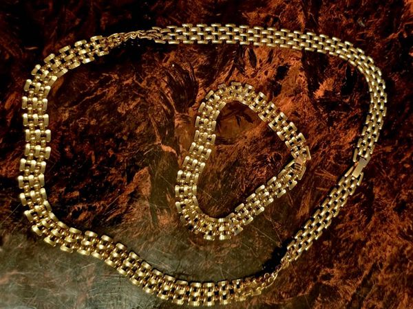 Beautiful Gold plated necklace and bracelet - Main image