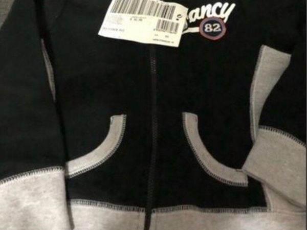 Boys BNWT Benetton hoodie age 4 €5 - Main image