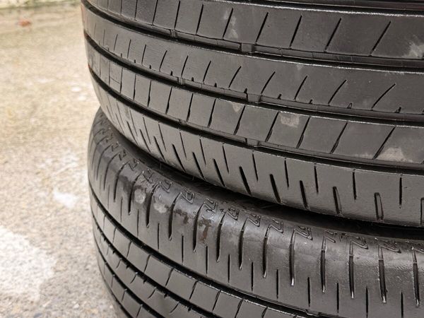 Tires 225 50 10 Bridgestone - Main image