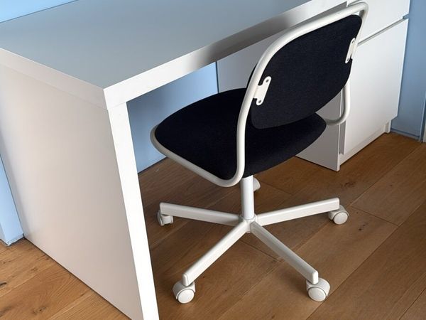 White desk & chair - Main image