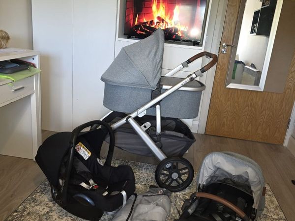 Immaculate uppababy Vista V2 car seat isofix - Main image
