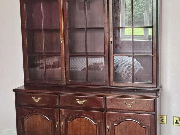 Rossmore mahogony display cabinet - Main image