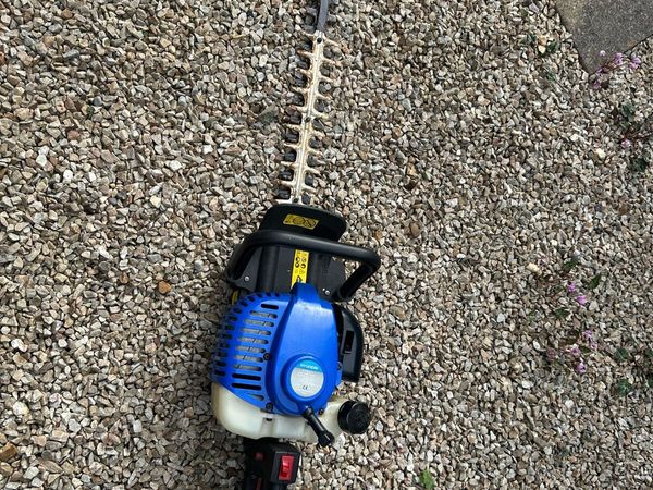 Hyundai HYT2622 hedge trimmer 2 stroke light use - Main image