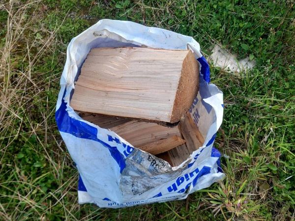 Small bags of wood 🪵 - Main image