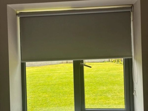 Grey blinds - Main image