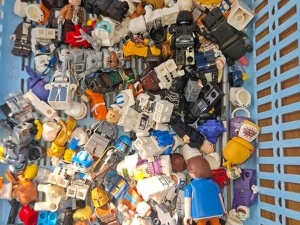 Huge LEGO Collection Lot  1,000s of Bricks + Original Instruction Booklets - Main image