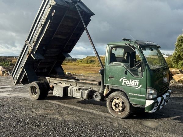 Isuzu NQR Tipper - Main image
