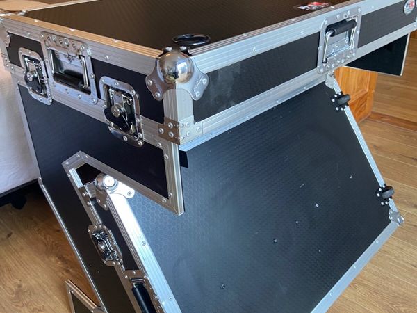 Flightcase dj workststion - Main image
