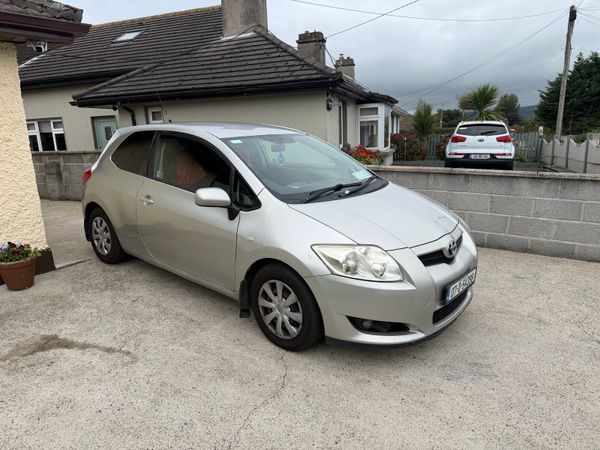 Toyota Auris van - Main image