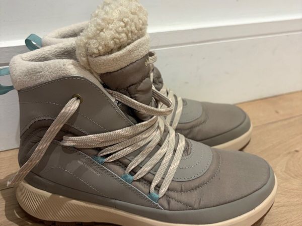Waterproof Columbia shoes - Main image