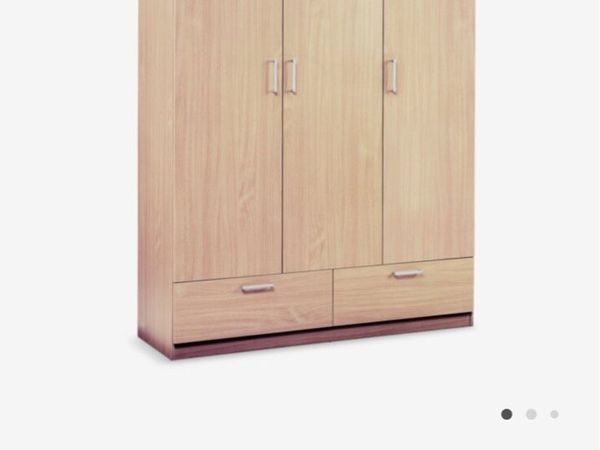3 door wardrobe - Main image