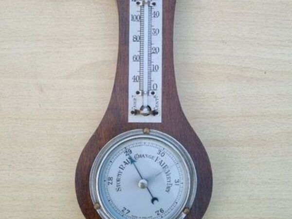 Classic wall-mounted aneroid barometer - Main image