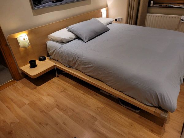 King size bed - Main image