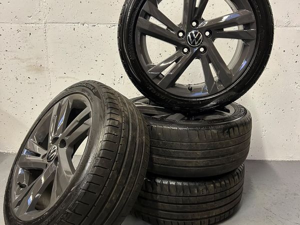 Volkswagen Golf R-Line Alloys 17” - Main image