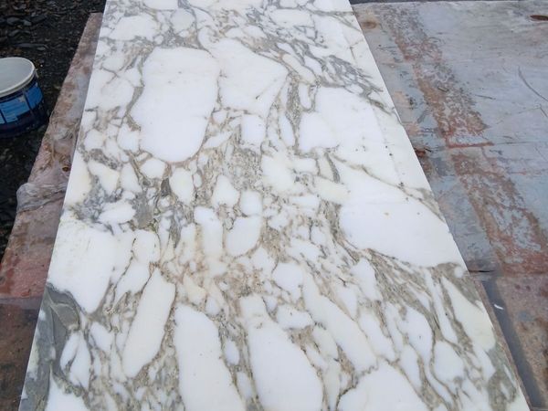 Marble slabs, building stone, natural slates, gate - Main image