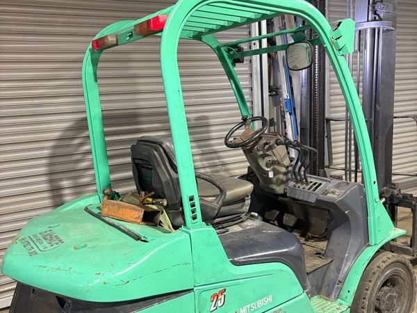 2.5t forklift - Main image