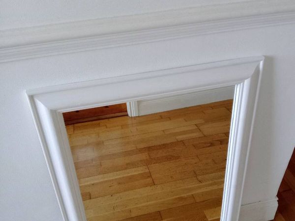 White mirror - Main image