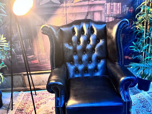 Black Anne queen armchair for sale - Main image