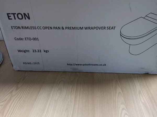 COMPLETE BRAND NEW ETON TOILET SEAT - Main image