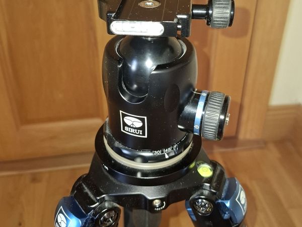 SIRUI R-4213X Carbon Fibre Tripod + K-40X Head - Main image