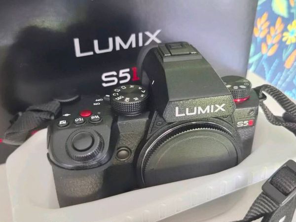 Lumix S5II - Main image
