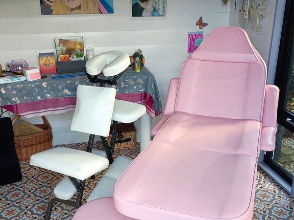 Massage table, stool, and massage chair - Main image