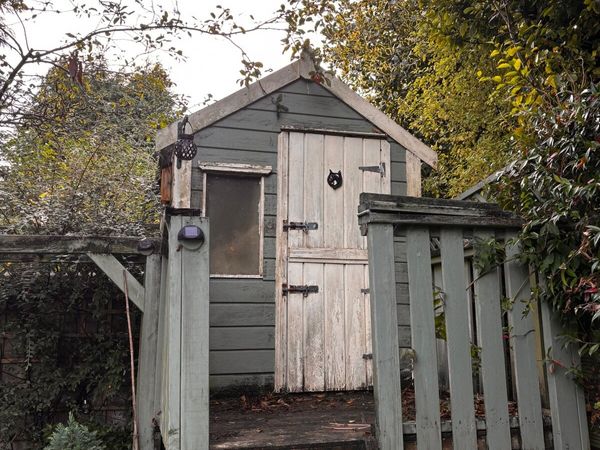 Garden playhouse and swing - Main image