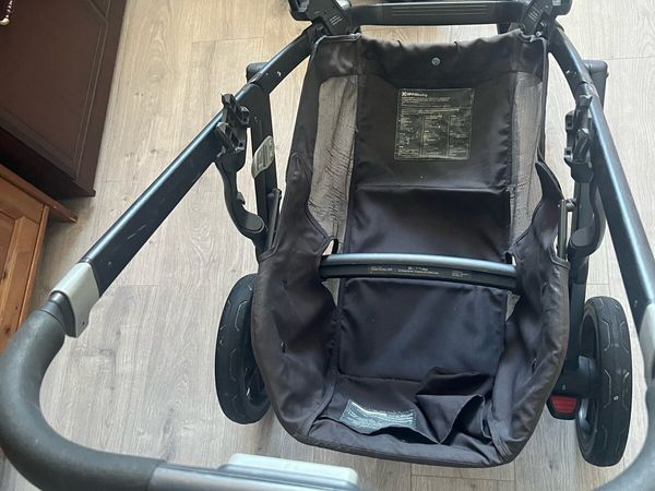 Uppababy vista with car seat isofiz base - Main image