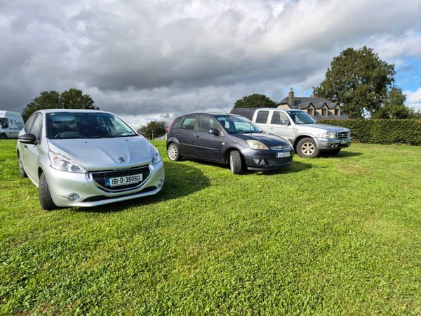 Ford ranger 05 and Peugeot 208 151 - Main image