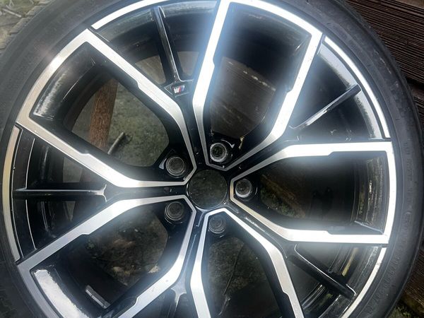 Alloy wheel - Main image