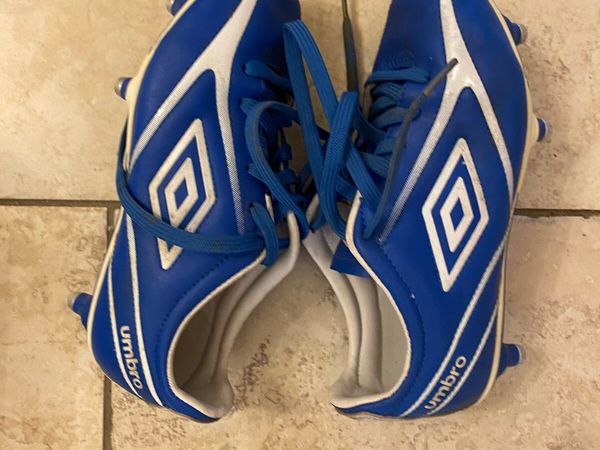 Football boots/running spikes - Main image