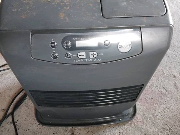 Kerosene fan heater and fuel - Main image