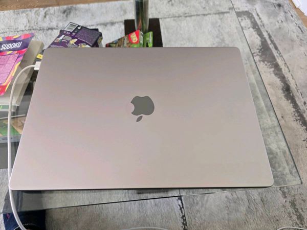 Macbook Pro M2 16" - Main image