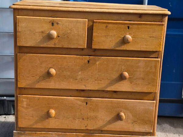 Pine Chest of Drawers - 19th Century - Main image
