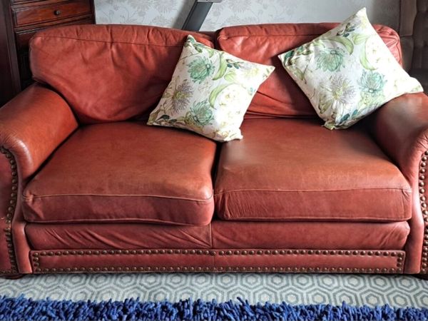 a sofa/couch - Main image