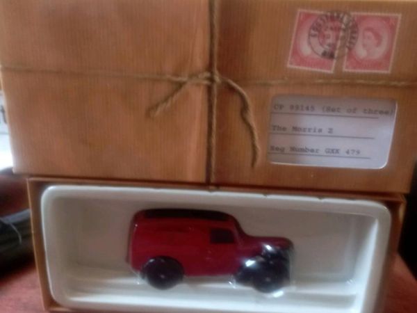 A COLLECTION OF CORGI DIE-CAST MODLES CARS - Main image