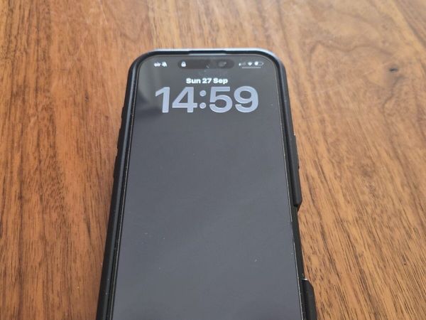 iPhone 16 - Main image
