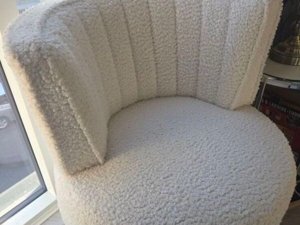 Swivel armchair - Main image