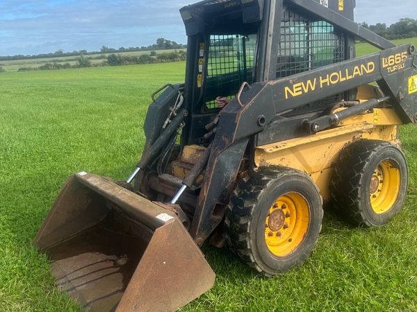 New Holland LX665 Turbo skid steer loader - Main image