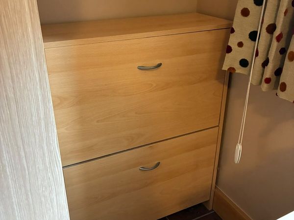Show cupboard - Main image