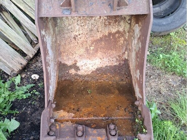 Various hitachi 120/130 digger buckets - Main image