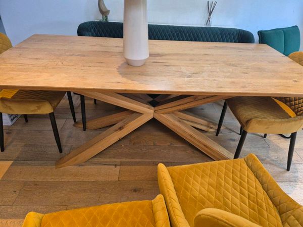 Dining room table and chairs - Main image