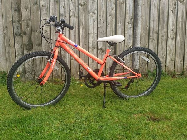 Kids pink 24 inch bike - Main image