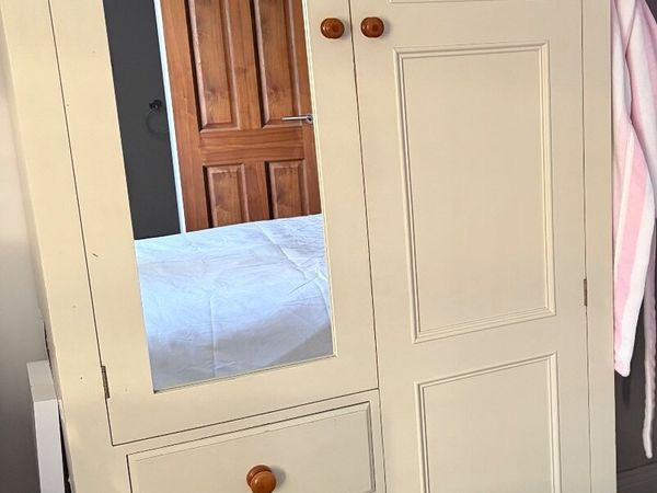 Matching Wardrobe and bed frame - Main image