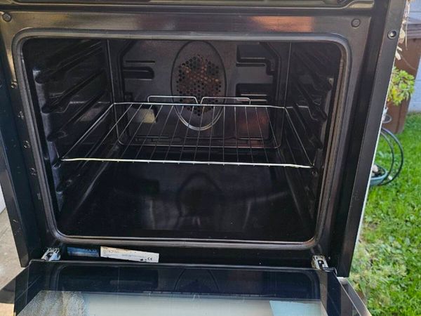 Built-in oven and ceramic hob - Main image