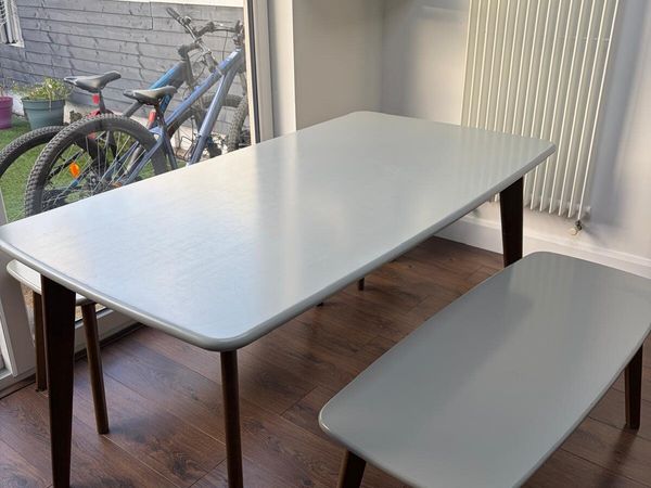 Stylish dining table and 2 bnch seats - Main image