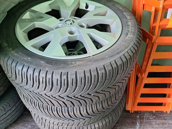 Alloys And Tyers - Main image
