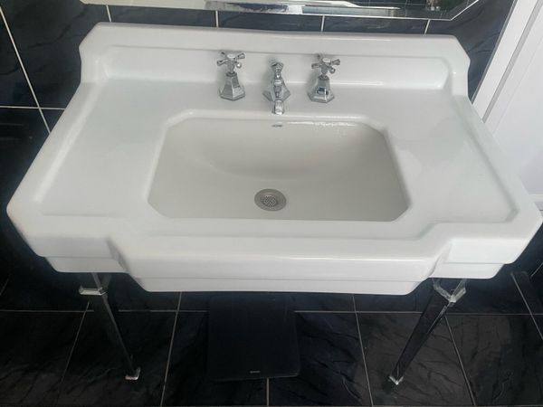 Beautiful Large "Cesame" Console Sink - Main image