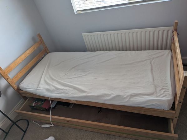 Single bed with electric blanket - Main image